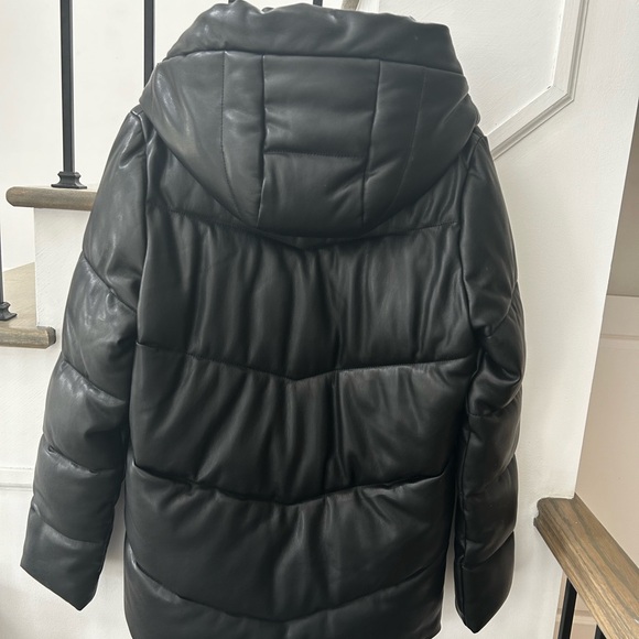 Abercrombie and fitch woman’s leather bomber - Picture 2 of 3